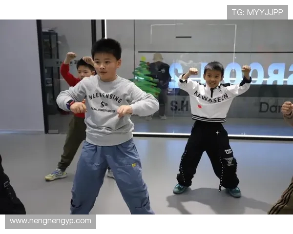 南京街舞队技术革新引发热议街舞文化新潮流探讨